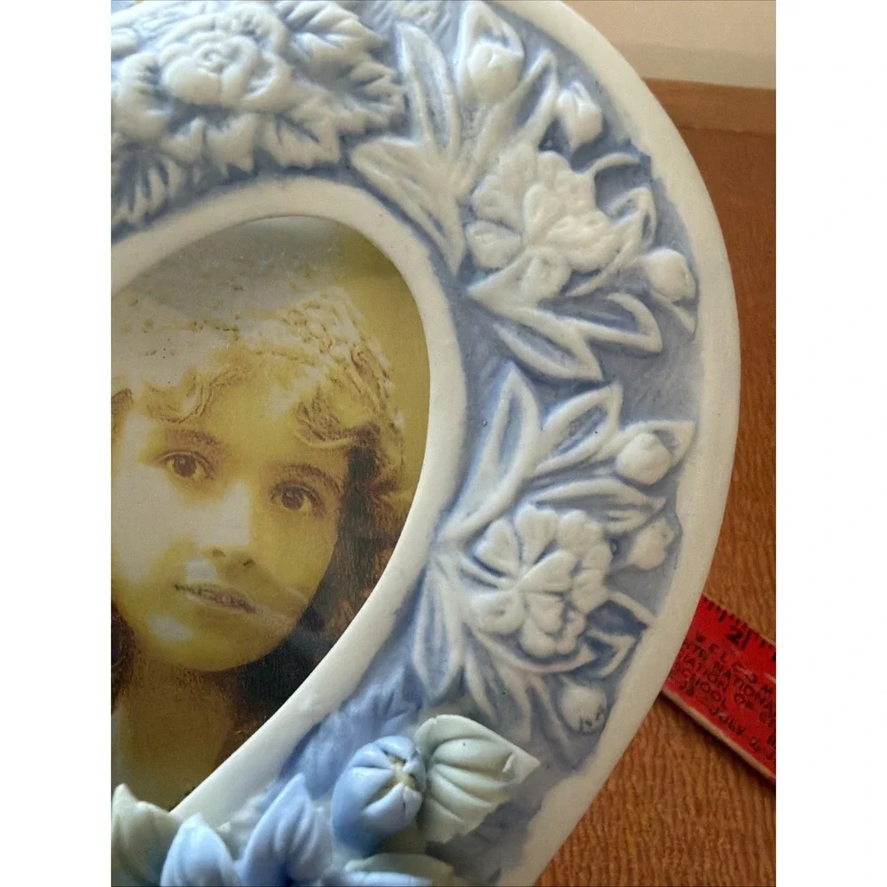 Porcelain Blue & White Heart Shaped Frame 3